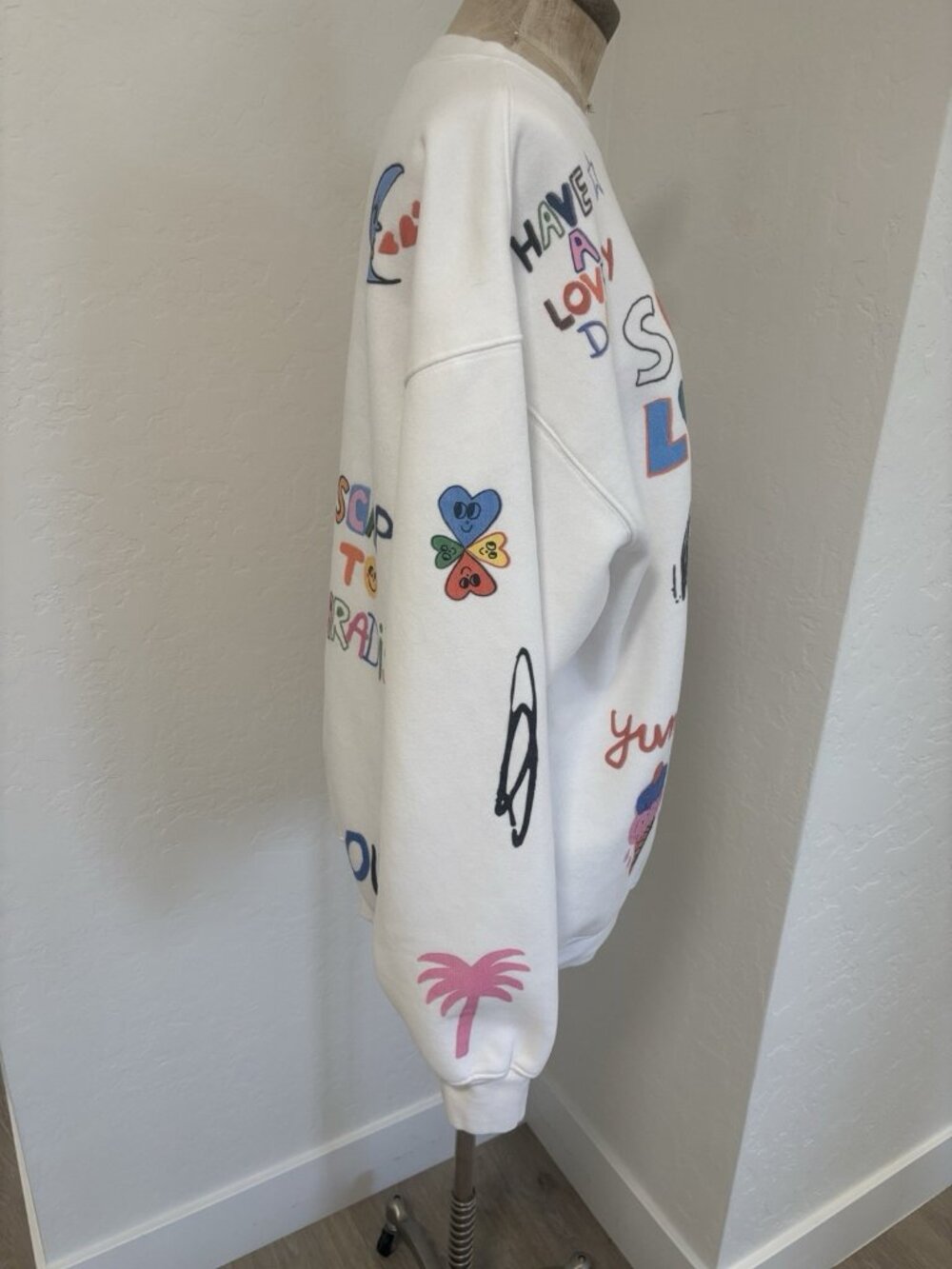 The Mayfair Group x I SCREAM COLOUR Somebody Loves You White Sweatshirt S/M Cruz - Picture 7 of 14